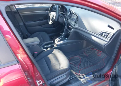 2017 Hyundai Elantra Value Edition z USA, uszkodzony, nr VIN 5NPD84LF7HH133631